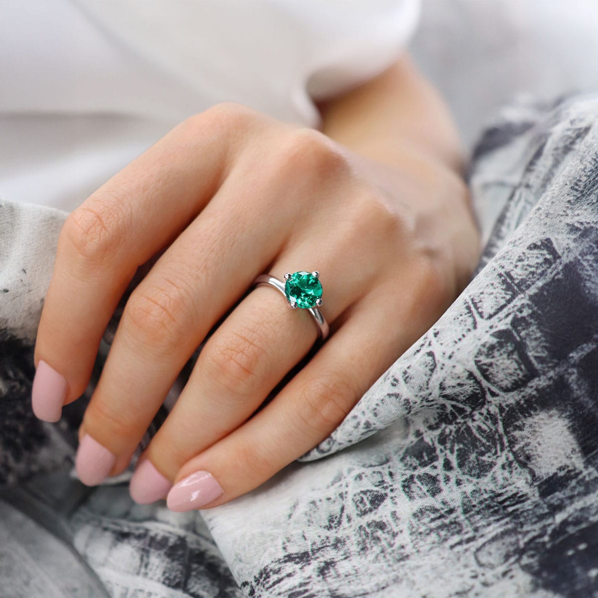 Timeless Craftsmanship, Modern Ethics: Why Lily Arkwright’s Emerald Rings Are Redefining Fine Jewellery